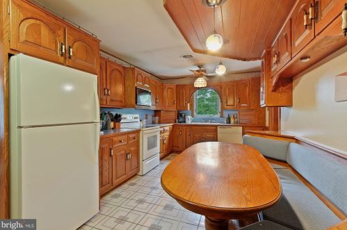 41 Blossom Ln, Schuylkill Haven PA  17972-1808 exterior