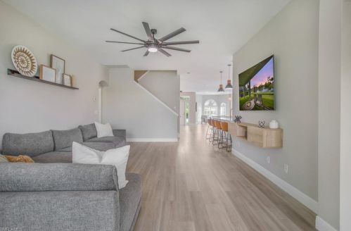 7579 Berkshire Pines Dr, Naples FL  34104-9445 exterior