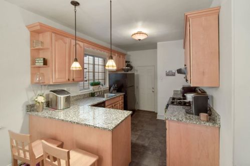 668 Avenue, Bayonne, NJ 07002-4838