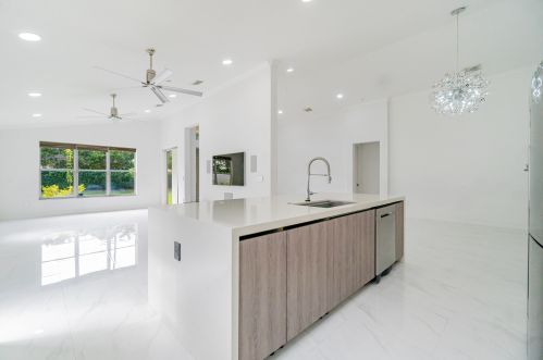 18844 29th Ct, Hollywood FL  33029-2403 exterior