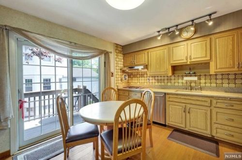 205 Larch Ave, Teaneck NJ  07666-2341 exterior