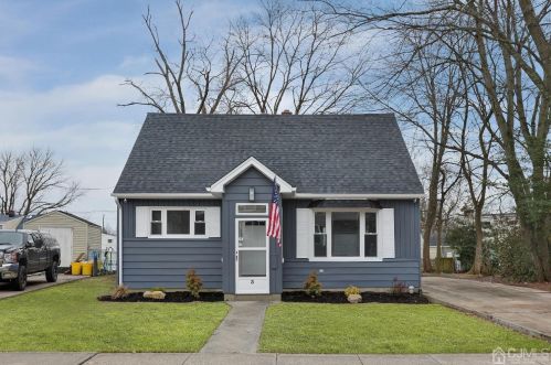3 Diamond Ct, East Brunswick, NJ 08816-4314