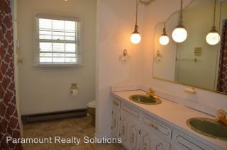 717 Broad St, Fuquay Varina NC  27526-1711 exterior