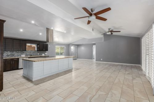 1202 Bethany Home Rd, Phoenix AZ  85015-1938 exterior