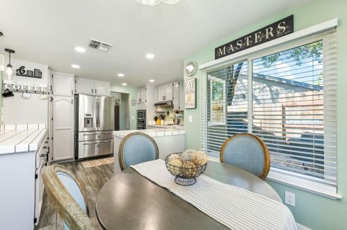 9901 Falcon Meadow Dr, Elk Grove CA 95624-2761 exterior