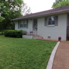 206 Holly Ave, Cookeville, TN 38501-2527