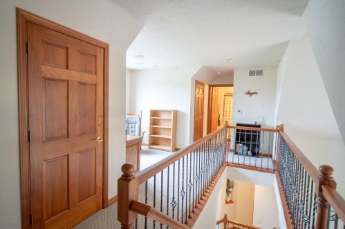 1300 Westbury Ct, Manitowoc WI  54220-8756 exterior