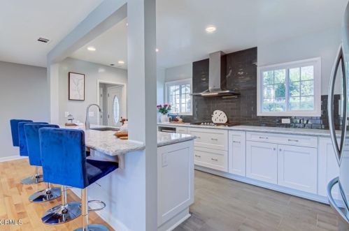 2902 El Caminito, Glendale CA 91214-2005 exterior