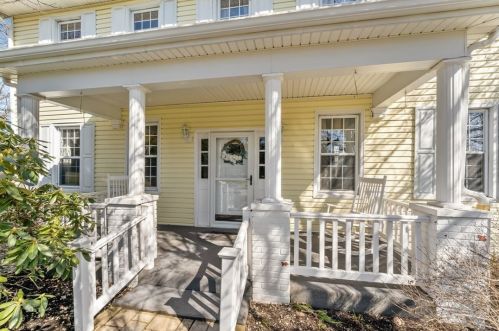 3730 Hollow Rd, New Castle, PA 16101-6514