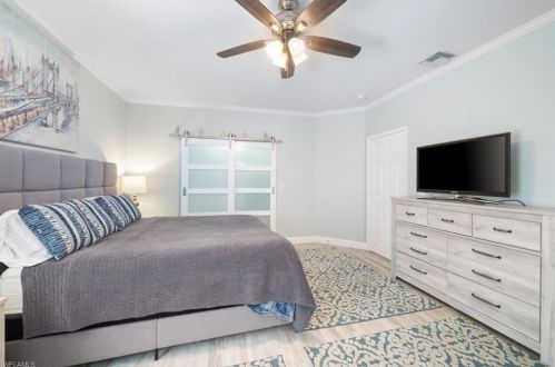 618 111th Ave, Naples FL  34108-1826 exterior