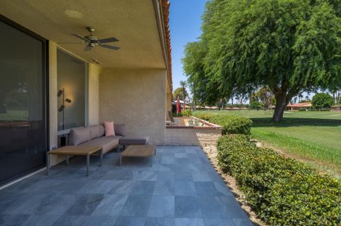 42 Majorca Dr, Rancho Mirage CA  92270-3823 exterior