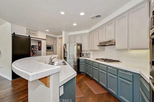 29584 Mammoth Ln, Santa Clarita CA  91387-6216 exterior
