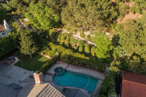 1022 Oak Canyon Ln, Glendora CA  91741-2256 exterior