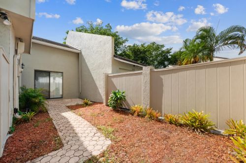 12720 Spinnaker Ln, West Palm Beach, FL 33414-4929