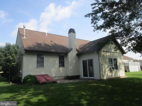 24 Waxwood Rd, Shoemakersville, PA 19555-1109