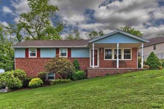 545 Gary Dr, Yoe, PA 17313-9796