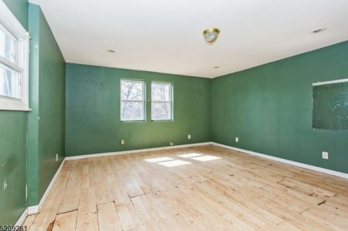 39 Elmwood Ave, Irvington NJ  07111-1955 exterior