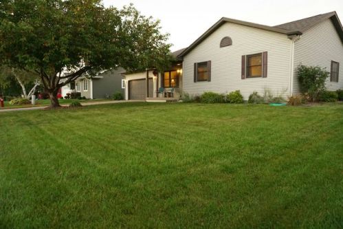 2803 Pleasant Dr, Holmen, WI 54636-9514