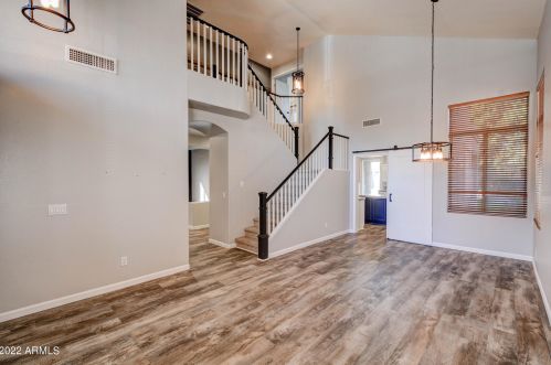 6888 Pontiac Dr, Glendale, AZ 85308-9481