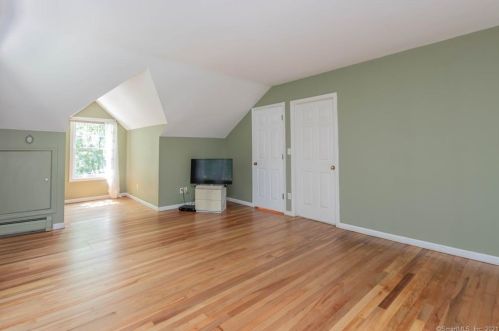 98 Kings Dr, Southport CT  06890-1209 exterior