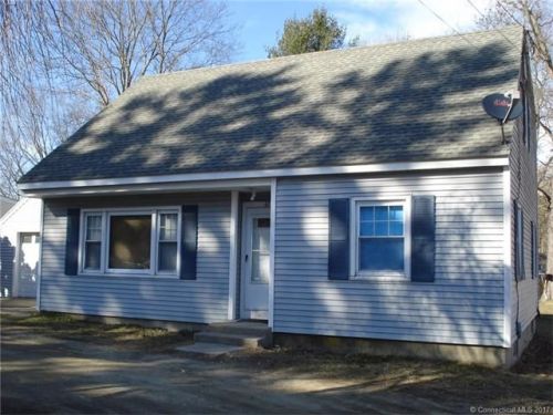 47 Maple Ave, Uncasville, CT 06382-2313