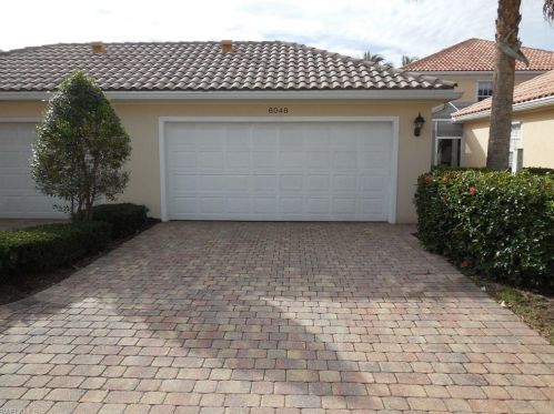 6048 Towncenter Cir, Naples FL  34119-9556 exterior