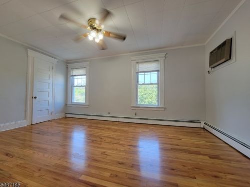 205 Walnut St, Roselle Park, NJ 07204-2205