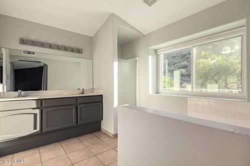 1925 Behrend Dr, Phoenix AZ  85024-1242 exterior