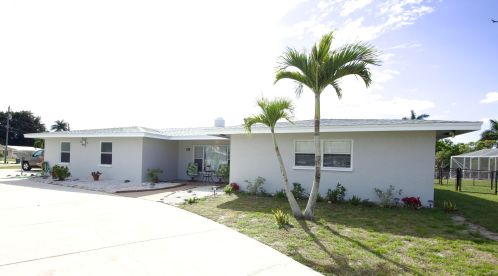 212 Olive Ave, Fort Pierce, FL 34952-1348