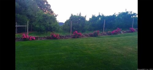 109 Moore Hill Dr, Southington CT  06489-2929 exterior