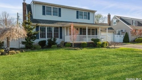 3996 Wicks Ave, Seaford, NY 11783-1437