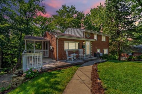 433 Locust Ln, Pittsburgh, PA 15241-1347