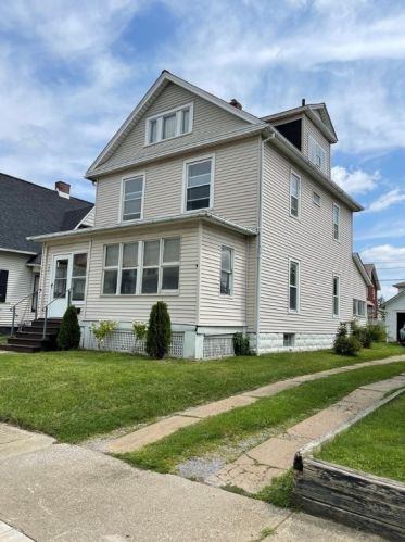 393 Cedar St, Hermitage, PA 16146-1104
