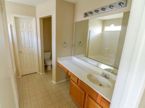 1727 Reynolds St, Lancaster TX  75134-4124 exterior