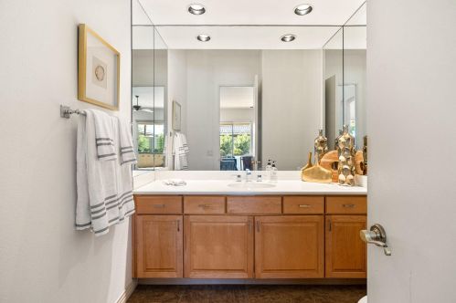 2 King Edward Ct, Rancho Mirage CA  92270-1621 exterior