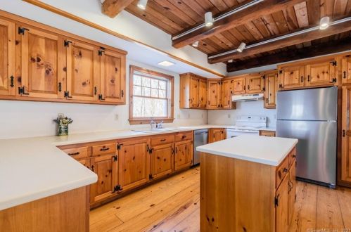 34 Cedar Hill Ln, Colchester CT  06420-4007 exterior