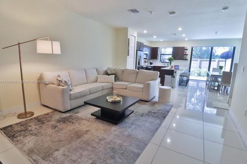 15832 91st Ct, Hialeah FL  33018-1951 exterior