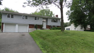 18 Manor Dr, Poughkeepsie, NY 12603-3713