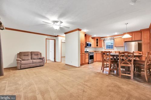 910 Dogwood St, Smithville PA  17560-9692 exterior