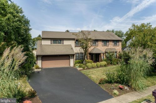 1871 Whitebriar Rd, Southampton, PA 18966-4557
