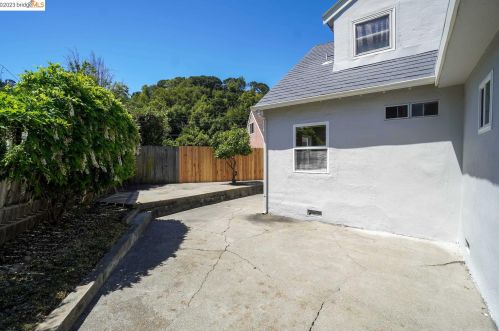 2322 Olinda Ct, Pinole CA  exterior