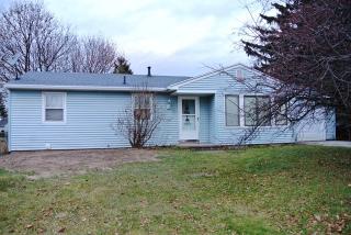 32 New Gate Dr, Henrietta, NY 14467-9514