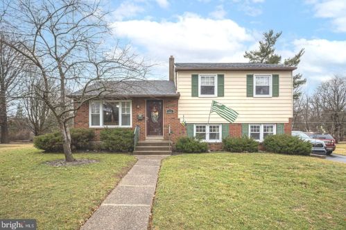 123 Maple Ave, Willow Grove PA  19090-2902 exterior