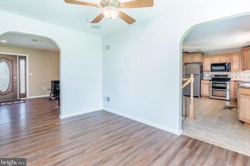 3 Sunset Dr, Navy Sup Dpt PA  17050-1652 exterior
