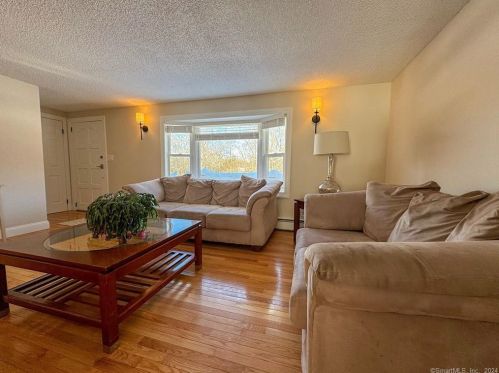 220 Main St, Hebron, CT 06248-1522