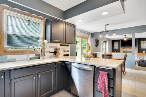 4722 Fairway Dr, Waterford WI  53185-3370 exterior