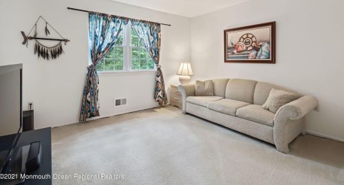 38 Jeanette St, Berkeley Township NJ  08721-3517 exterior