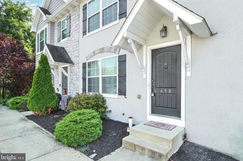 650 Lantern Ct, Red Lion, PA 17356-1568