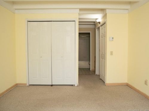 24 Prospect St, Manchester CT  06040-5860 exterior