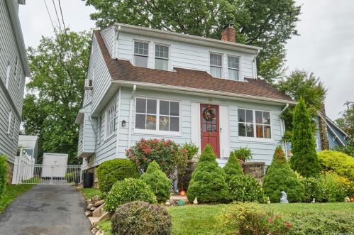 55 Hilltop Ave, New Rochelle, NY 10801-2632